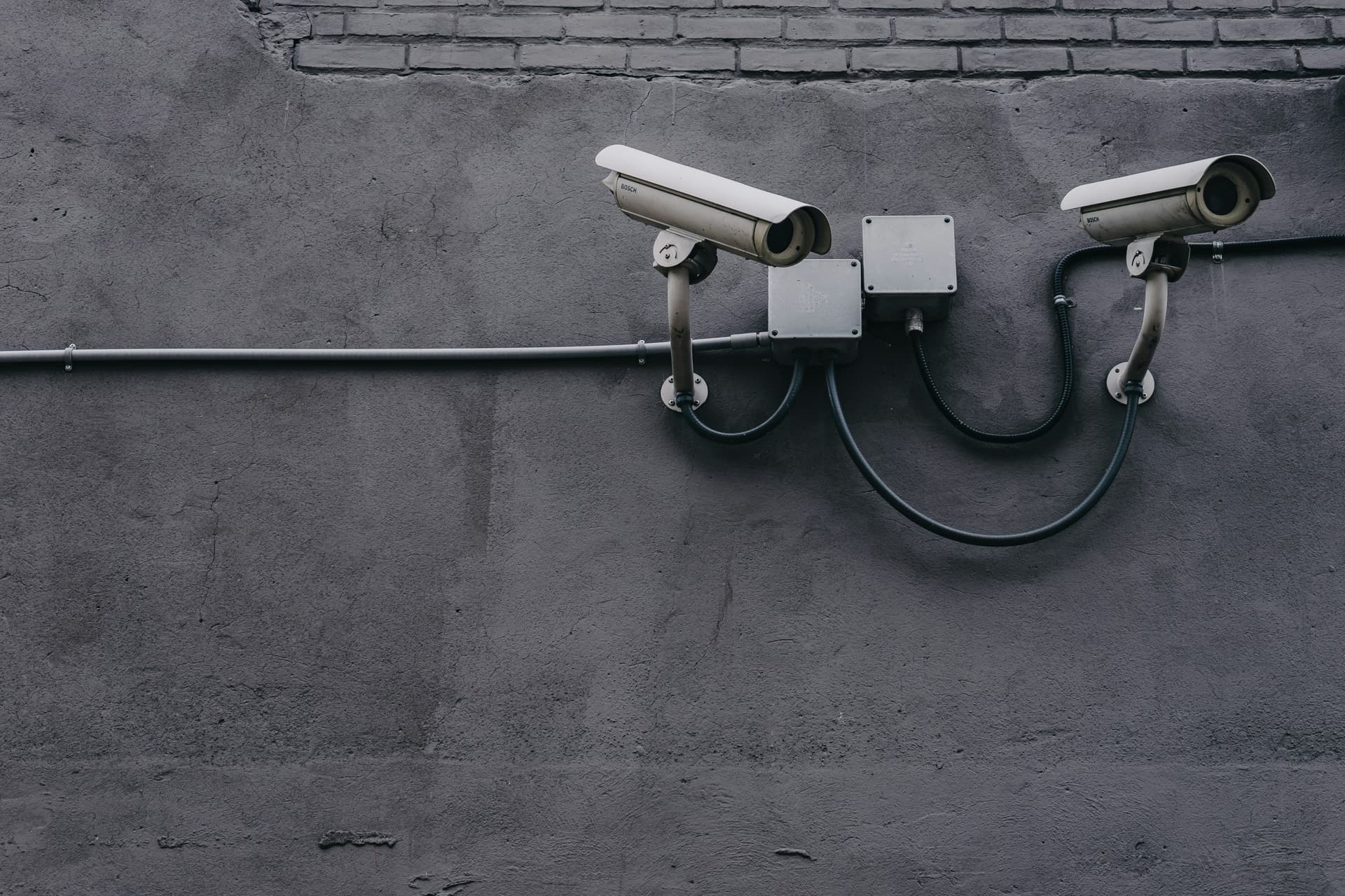 Imágen de cámaras de seguridad vigilando.