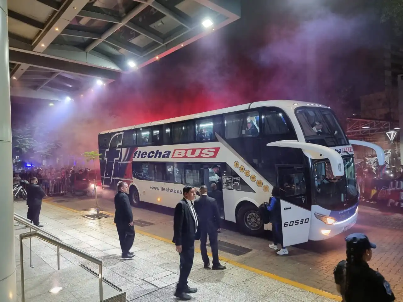 Our group of private guards making a operation in the Sheraton Hotel, offering our services to Club Deportivo Godoy Cruz Antonio Tomba. Before the arrival of the players to the establishment.